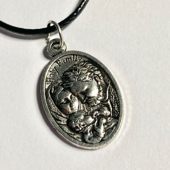 Vintage Holy Family Catholic Necklace Pendant Silver tone 18" Medal Jesus - Picture 4 of 8